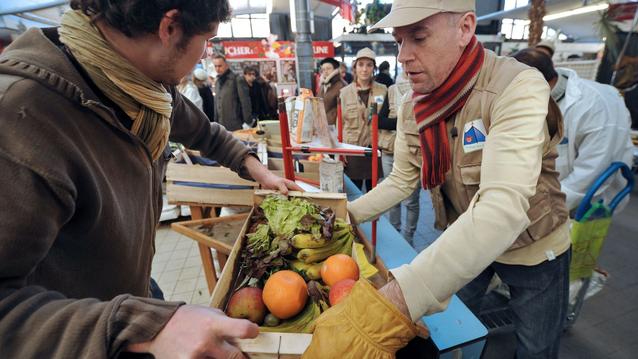Les supermarchés bruxellois bientôt tenus de céder leurs invendus à l'aide alimentaire 