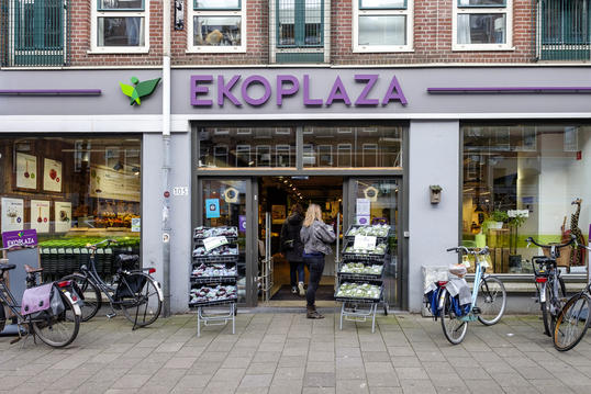 Ekoplaza reprend la chaîne de magasins bio Färm